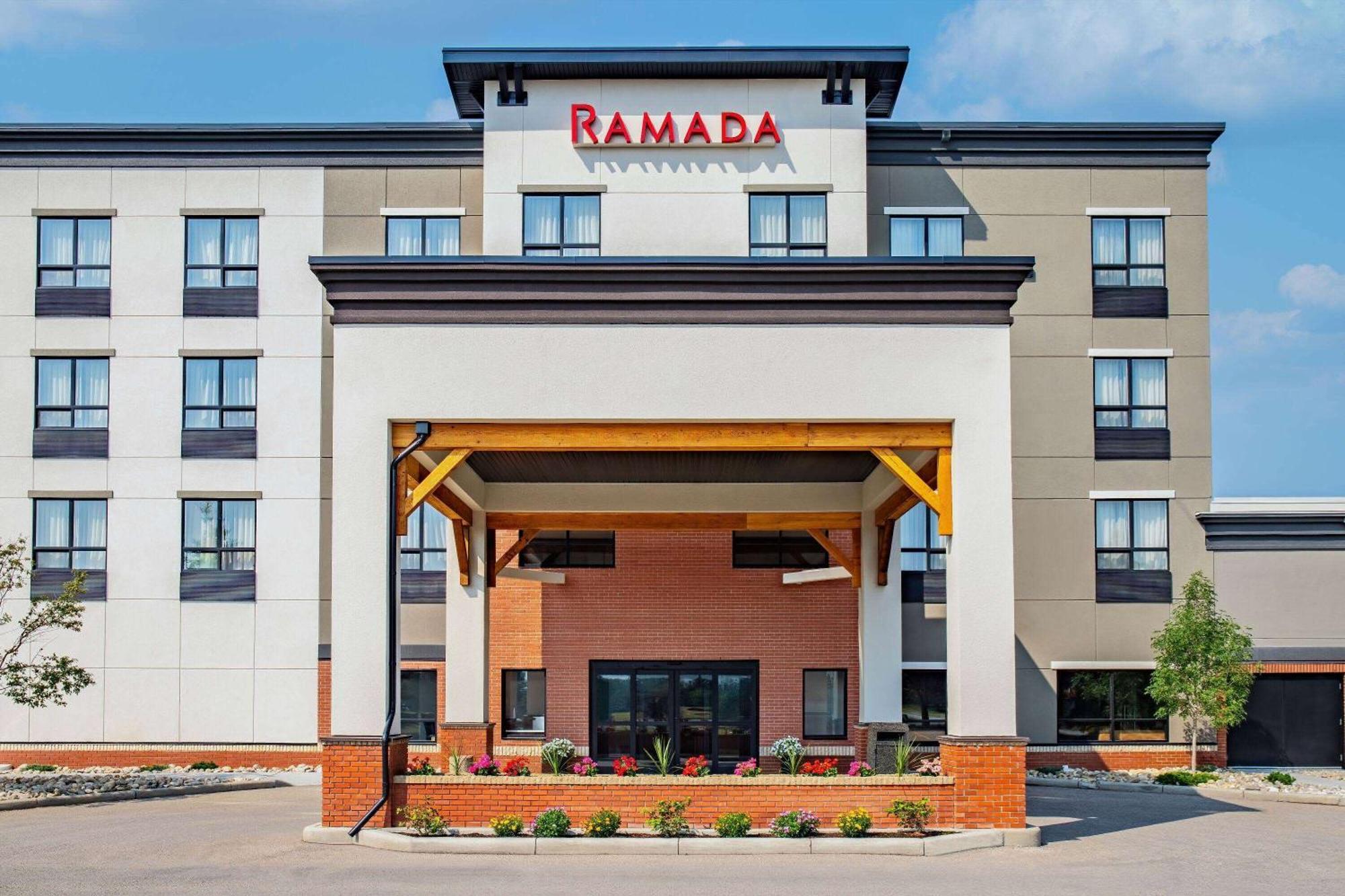 Готель Ramada By Wyndham Кокран Екстер'єр фото
